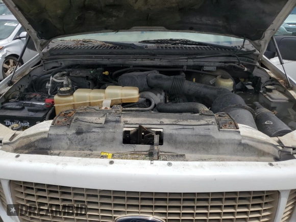 2003 Ford Excursion Eddie Bauer z VIN 1FMNU45S33ED05927, wystawiony jako Copart lot #65446335 z przebiegiem 149 989 mil mil oraz Czysty tytuł • Clean title. Historia ofert i sprzedaży dostępna na DreamBid. Obrazek 12.
