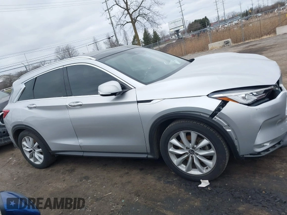 2019 Infiniti QX50 LUXE with VIN 3PCAJ5M17KF122263, listed as a IAAI auction lot 41277687 with 58,338 mi miles. Bid and sale history available at carsss.com. Image 13.