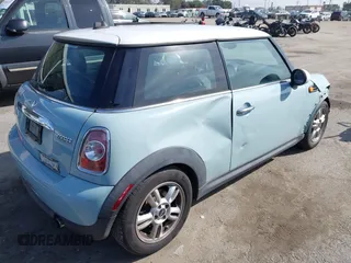 2012 MINI Hardtop with VIN WMWSU3C57CT262510, listed as a IAAI auction lot 41611853 with 77,193 mi miles and . Bid and sale history available at DreamBid. Image 4.