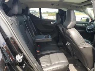 2023 Volvo XC40 Plus Dark Theme with VIN YV4L12UW6P2004151, listed as a Copart auction lot 56664765 with 9,335 mi miles and Salvage title. Bid and sale history available at DreamBid. Image 11.