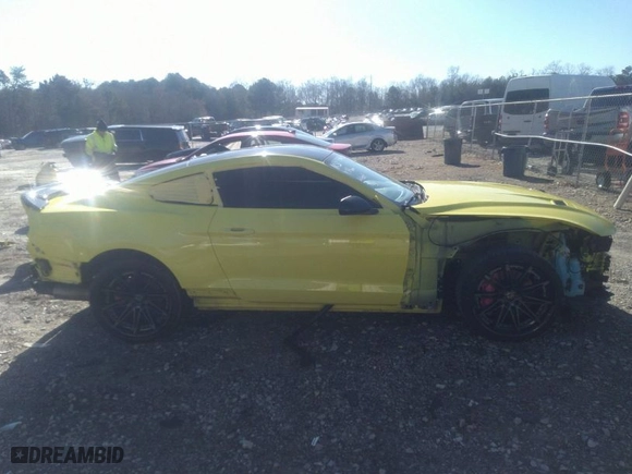 2021 Ford Mustang GT with VIN 1FA6P8CF3M5147061, listed as a IAAI auction lot 41588962 with 39,201 mi miles. Bid and sale history available at carsss.com. Image 14.