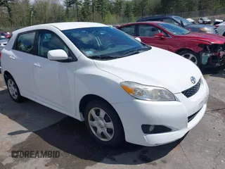 2010 Toyota Matrix S z VIN 2T1LE4EE5AC013649, wystawiony jako IAAI lot #42217121 z przebiegiem 130 356 mil mil oraz . Historia ofert i sprzedaży dostępna na DreamBid. Obrazek 1.