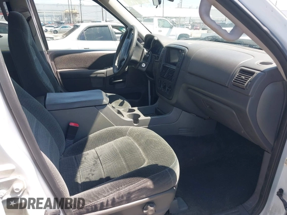 2002 Ford Explorer XLT z VIN 1FMZU63W12UB28656, wystawiony jako IAAI lot #42296498 z przebiegiem Nie podano mil oraz . Historia ofert i sprzedaży dostępna na DreamBid. Obrazek 5.