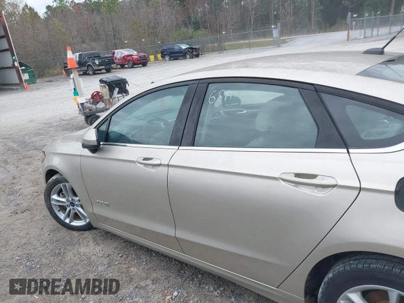 2018 Ford Fusion S z VIN 3FA6P0UU0JR157005, wystawiony jako IAAI lot #41689881 z przebiegiem Nie podano mil oraz . Historia ofert i sprzedaży dostępna na DreamBid. Obrazek 13.