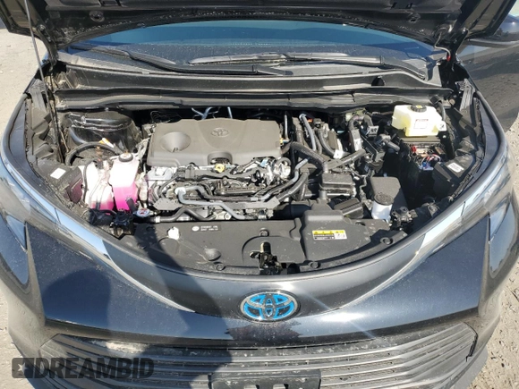 2025 Toyota Sienna XLE with VIN 5TDYRKEC3SS242899, listed as a Copart auction lot 54617665 with 1,830 mi miles and Clean Title. Bid and sale history available at DreamBid. Image 12.