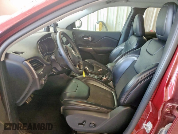 2019 Jeep Cherokee Latitude Plus z VIN 1C4PJLLB0KD160112, wystawiony jako Copart lot #61689185 z przebiegiem 72 019 mil mil oraz Szkoda całkowita • Salvage title. Historia ofert i sprzedaży dostępna na DreamBid. Obrazek 7.