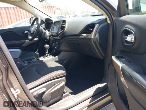 2017 Jeep Cherokee Latitude с VIN 1C4PJLCB7HW668140, выставлен на аукционе IAAI как лот 42719312 с пробегом 96 792 миль миль и . История ставок и продаж доступна на DreamBid. Изображение 5.