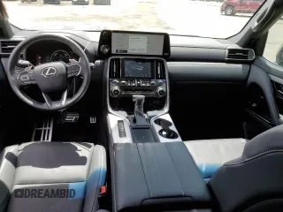 2023 Lexus LX 600 F Sport z VIN JTJMB7CX1P4016737, wystawiony jako Copart lot #50453333 z przebiegiem 2 083 mil mil oraz . Historia ofert i sprzedaży dostępna na DreamBid. Obrazek 8.