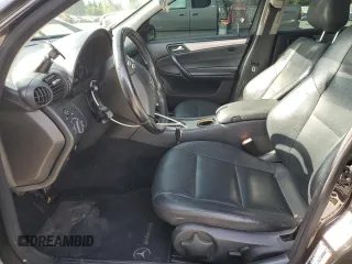 2006 Mercedes-Benz C 230 Sport z VIN WDBRF52H76F817671, wystawiony jako Copart lot #61482065 z przebiegiem 135 901 mil mil oraz Szkoda całkowita • Salvage title. Historia ofert i sprzedaży dostępna na DreamBid. Obrazek 7.