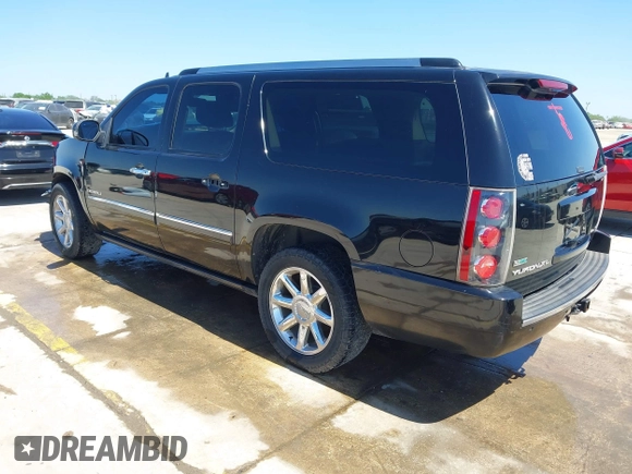 2011 GMC Yukon XL Denali z VIN 1GKS2MEFXBR332506, wystawiony jako IAAI lot #41954317 z przebiegiem 178 036 mil mil oraz . Historia ofert i sprzedaży dostępna na DreamBid. Obrazek 3.