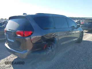 2020 Chrysler Pacifica Touring with VIN 2C4RC1FG1LR245764, listed as a IAAI auction lot 40646472 with 86,119 mi miles and . Bid and sale history available at DreamBid. Image 4.