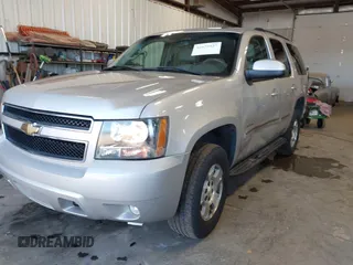 2007 Chevrolet Tahoe LT z VIN 1GNFK13077R224756, wystawiony jako IAAI lot #42620527 z przebiegiem Nie podano mil oraz . Historia ofert i sprzedaży dostępna na DreamBid. Obrazek 2.