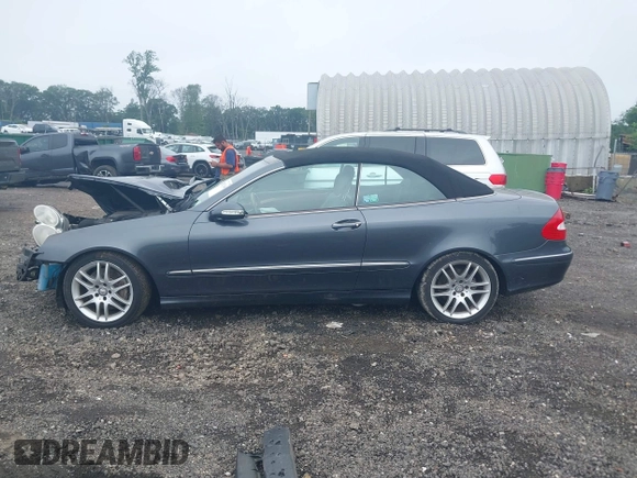 2009 Mercedes-Benz CLK 350 with VIN WDBTK56F79T101806, listed as a IAAI auction lot 42531146 with 188,960 mi miles and . Bid and sale history available at DreamBid. Image 15.