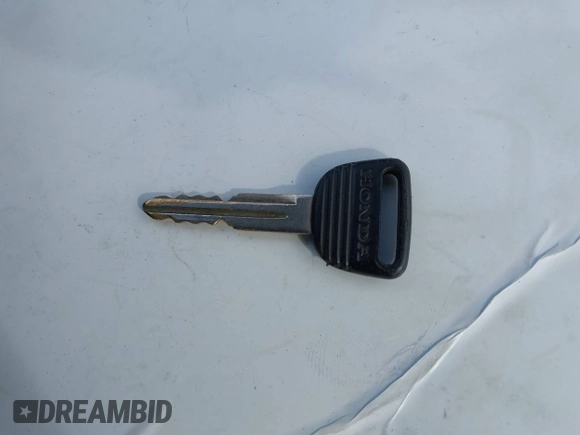 2000 Honda Civic LX z VIN 2HGEJ6670YH503076, wystawiony jako IAAI lot #42025131 z przebiegiem 266 768 mil mil oraz . Historia ofert i sprzedaży dostępna na DreamBid. Obrazek 11.