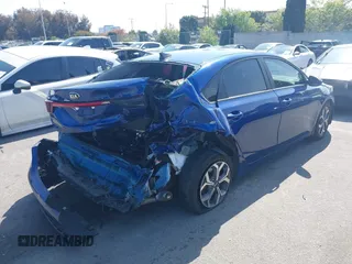 2021 Kia Forte LXS z VIN 3KPF24AD5ME375294, wystawiony jako IAAI lot #42152040 z przebiegiem 56 611 mil mil oraz . Historia ofert i sprzedaży dostępna na DreamBid. Obrazek 4.