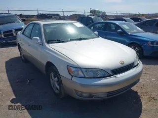 1997 Lexus ES 300 Luxury Sport Sdn with VIN JT8BF22G6V0014374, listed as a IAAI auction lot 41902456 with 118,964 mi miles. Bid and sale history available at carsss.com. Image 1.