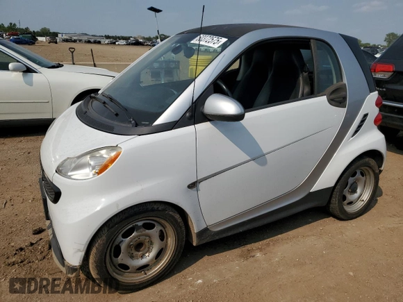 2014 Smart fortwo Pure with VIN WMEEJ3BA6EK781775, listed as a Copart auction lot 60372575 with 33,300 mi miles and Clean title. Bid and sale history available at DreamBid. Image 1.