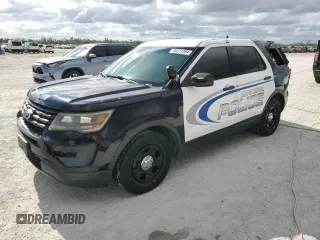 2016 Ford Utility Police Interceptor with VIN 1FM5K8AR8GGC26327, listed as a Copart auction lot 84211204 with 0 mi miles and Salvage Title. Bid and sale history available at carsss.com. Image 1.