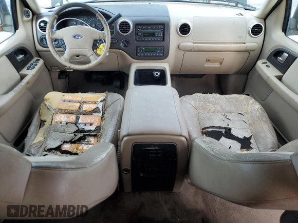 2003 Ford Expedition Eddie Bauer z VIN 1FMFU18L33LB66949, wystawiony jako Copart lot #56013995 z przebiegiem 265 551 mil mil oraz Szkoda całkowita • Salvage title. Historia ofert i sprzedaży dostępna na DreamBid. Obrazek 8.
