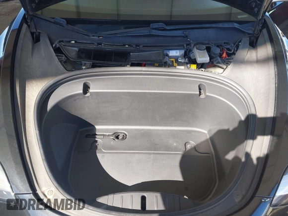 2020 Tesla Model 3 Standard Range Plus with VIN 5YJ3E1EA8LF661982, listed as a IAAI auction lot 41700109 with 30,271 mi miles and . Bid and sale history available at DreamBid. Image 10.