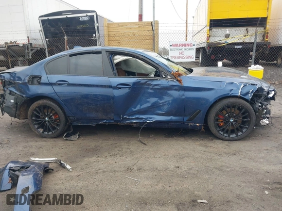2021 BMW 5 Series 530i with VIN WBA53BH04MCF15438, listed as a IAAI auction lot 41908280 with 38,640 mi miles and . Bid and sale history available at DreamBid. Image 12.