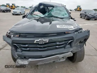 2024 Chevrolet Colorado 4WD Trail Boss z VIN 1GCPTEEK7R1246063, wystawiony jako Copart lot #59042055 z przebiegiem 11 400 mil mil oraz Szkoda całkowita • Salvage title. Historia ofert i sprzedaży dostępna na DreamBid. Obrazek 5.