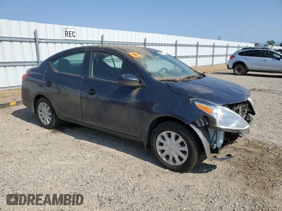 2017 Nissan Versa S Plus z VIN 3N1CN7AP4HL870970, wystawiony jako Copart lot #59302015 z przebiegiem 70 568 mil mil oraz Szkoda całkowita • Salvage title. Historia ofert i sprzedaży dostępna na DreamBid. Obrazek 4.