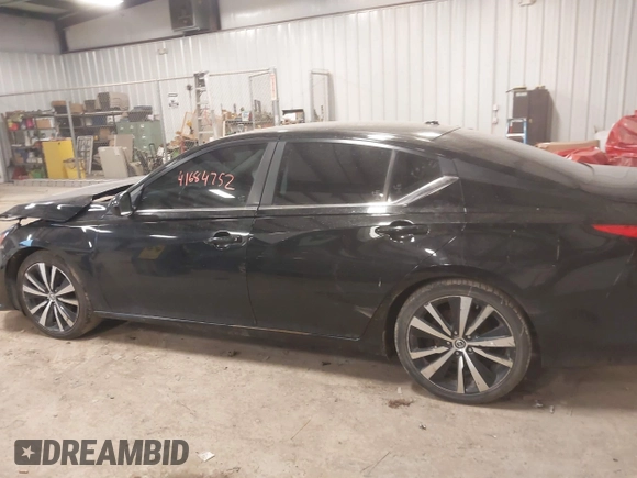 2019 Nissan Altima SR with VIN 1N4BL4CV4KC124052, listed as a IAAI auction lot 41684752 with 102,450 mi miles and . Bid and sale history available at carsss.com. Image 14.