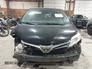 2018 Toyota Sienna XLE Auto Access Seat with VIN 5TDYZ3DC1JS960019, listed as a IAAI auction lot 41491992 with 128,021 mi miles. Bid and sale history available at carsss.com. Image 12.