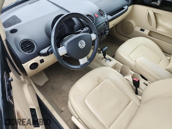 2008 Volkswagen Beetle SE with VIN 3VWRF31Y98M414685, listed as a Copart auction lot 64333685 with 30,116 mi miles and Salvage title. Bid and sale history available at DreamBid. Image 8.