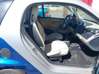 2009 Smart fortwo Pure with VIN WMEEJ31X19K243304, listed as a IAAI auction lot 42860139 with 119,617 mi miles and . Bid and sale history available at DreamBid. Image 5.