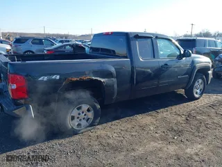 2010 Chevrolet Silverado 1500 LT with VIN 1GCSKSE33AZ281726, listed as a IAAI auction lot 41737456 with 270,711 mi miles. Bid and sale history available at carsss.com. Image 14.