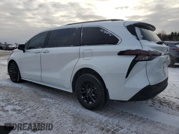 2024 Toyota Sienna LE with VIN 5TDGRKEC8RS223433, listed as a Copart auction lot 41752075 with 9,252 mi miles and Clean Title. Bid and sale history available at carsss.com. Image 2.