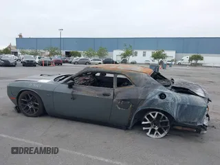 2017 Dodge Challenger R/T Shaker z VIN 2C3CDZBTXHH663987, wystawiony jako IAAI lot #40367339 z przebiegiem Nie podano mil oraz . Historia ofert i sprzedaży dostępna na DreamBid. Obrazek 13.