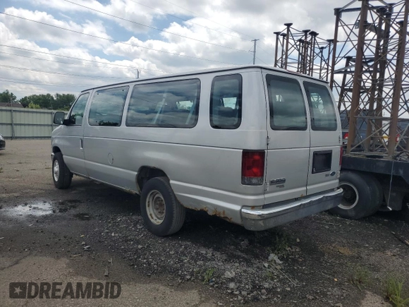2009 Ford Econoline Passenger XL with VIN 1FBSS31L29DA36439, listed as a Copart auction lot 44384085 with 203,939 mi miles and Salvage title. Bid and sale history available at DreamBid. Image 2.