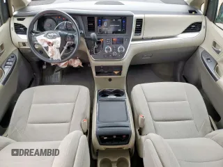 2016 Toyota Sienna LE AAS z VIN 5TDKK3DC4GS708297, wystawiony jako Copart lot #60711545 z przebiegiem 106 393 mil mil oraz Szkoda całkowita • Salvage title. Historia ofert i sprzedaży dostępna na DreamBid. Obrazek 8.