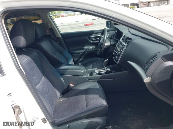 2018 Nissan Altima 2.5 S with VIN 1N4AL3AP0JC157915, listed as a IAAI auction lot 41776026 with 207,117 mi miles. Bid and sale history available at carsss.com. Image 5.