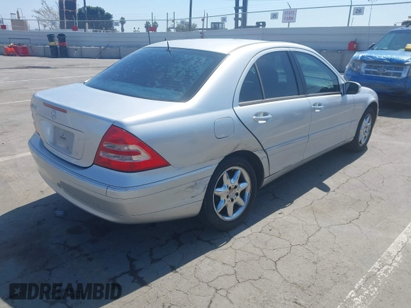 2001 Mercedes-Benz C 230/260/280/320 с VIN WDBRF61J91F068679, выставлен на аукционе IAAI как лот 42620453 с пробегом 183 522 миль миль и . История ставок и продаж доступна на DreamBid. Изображение 4.