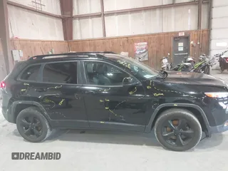 2018 Jeep Cherokee Limited z VIN 1C4PJMDX8JD554326, wystawiony jako IAAI lot #41843179 z przebiegiem 144 104 mil mil oraz . Historia ofert i sprzedaży dostępna na DreamBid. Obrazek 19.