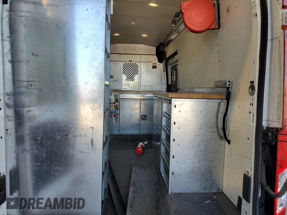 2018 Ford Transit с VIN 1FTBW3XG6JKB25666, выставлен на аукционе IAAI как лот 42726880 с пробегом 119 887 миль миль и . История ставок и продаж доступна на DreamBid. Изображение 5.