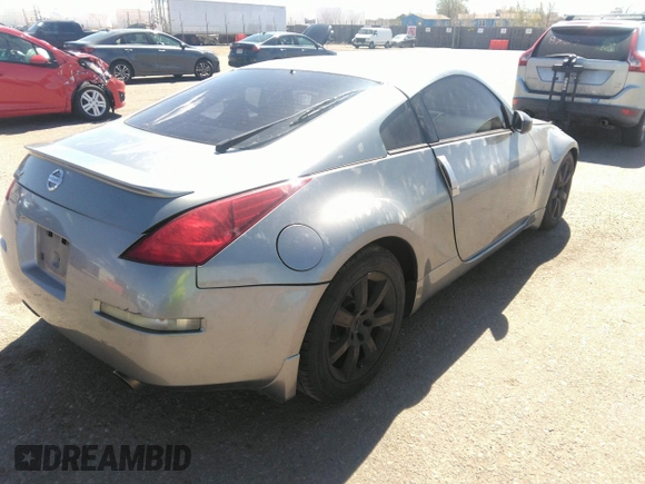 2005 Nissan 350Z Enthusiast with VIN JN1AZ34D95M607266, listed as a IAAI auction lot 41891596 with 202,560 mi miles. Bid and sale history available at carsss.com. Image 4.