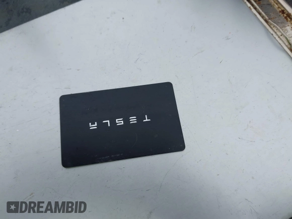 2024 Tesla Model Y z VIN 7SAYGDED3RF041788, wystawiony jako IAAI lot #42644453 z przebiegiem 22 189 mil mil oraz . Historia ofert i sprzedaży dostępna na DreamBid. Obrazek 11.