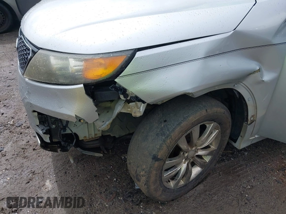 2012 Kia Sorento SX with VIN 5XYKW4A22CG230880, listed as a IAAI auction lot 41924739 with 187,122 mi miles. Bid and sale history available at carsss.com. Image 6.