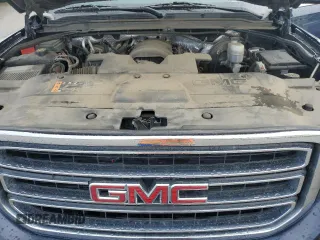 2017 GMC Yukon SLT with VIN 1GKS1BKC5HR295827, listed as a Copart auction lot 48189565 with 106,867 mi miles and Salvage Title. Bid and sale history available at carsss.com. Image 12.