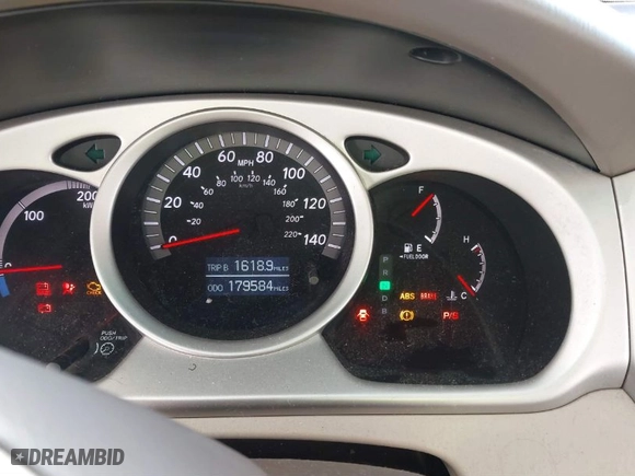 2006 Toyota Highlander Hybrid with VIN JTEDW21A960006905, listed as a IAAI auction lot 41520226 with 179,584 mi miles. Bid and sale history available at carsss.com. Image 7.