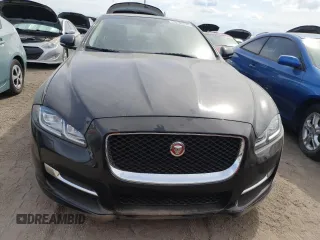 2017 Jaguar XJ with VIN SAJWA1C70H8W08833, listed as a Copart auction lot 76205434 with 0 mi miles and Non Repairable. Bid and sale history available at carsss.com. Image 5.