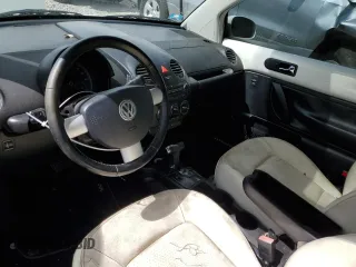 2008 Volkswagen New Beetle Coupe Triple White with VIN 3VWFW31CX8M518206, listed as a Copart auction lot 49158595 with 0 mi miles and Clean Title. Bid and sale history available at carsss.com. Image 8.