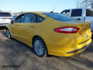 2015 Ford Fusion SE Hybrid with VIN 3FA6P0LU5FR255505, listed as a IAAI auction lot 42104362 with 399,115 mi miles. Bid and sale history available at carsss.com. Image 3.