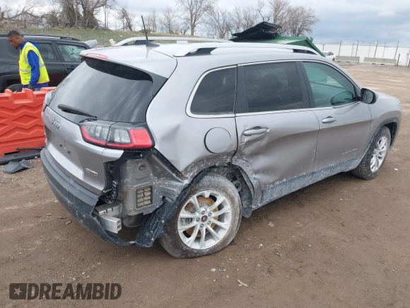 2019 Jeep Cherokee Latitude z VIN 1C4PJMCB3KD459969, wystawiony jako IAAI lot #41952058 z przebiegiem 82 719 mil mil oraz . Historia ofert i sprzedaży dostępna na DreamBid. Obrazek 4.