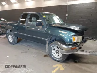 1996 Toyota T100 DX with VIN JT4UN22D2T0020138, listed as a IAAI auction lot 41912550 with 164,007 mi miles. Bid and sale history available at carsss.com. Image 1.